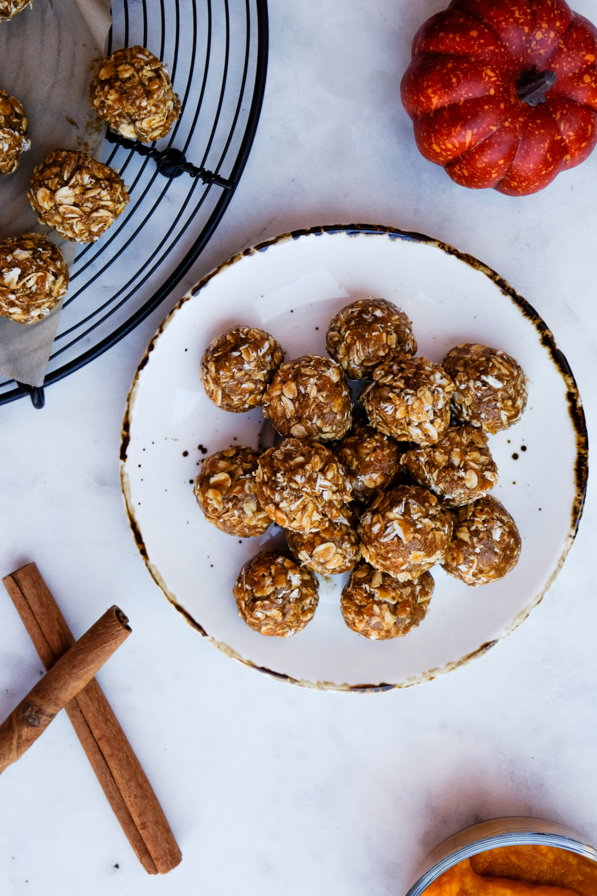 Pumpkin Spice Protein Balls (No-Bake Healthy Bites) - Wellness by Kay