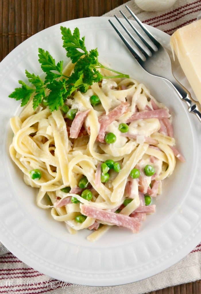 Rich and Creamy Fettuccine Alfredo with Ham and Peas
