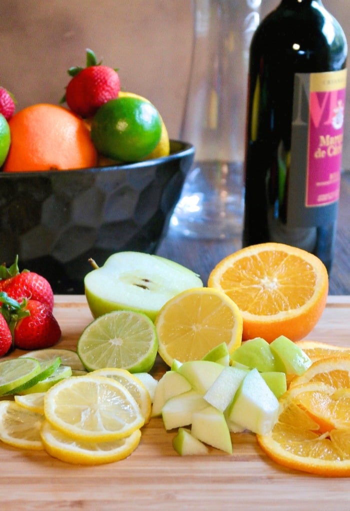 https://www.thefoodieaffair.com/wp-content/uploads/2019/03/Spanish-Sangria-A.jpg