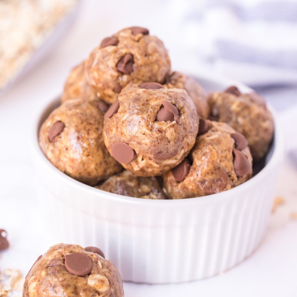 Peanut Butter Balls Recipe (No Bake Healthy Snack) The Foodie Affair