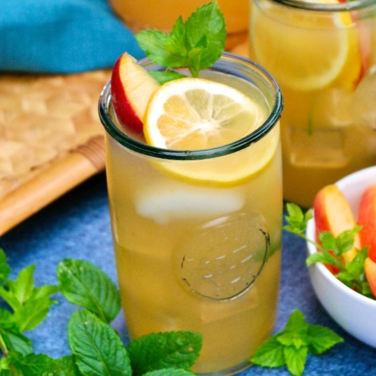 Starbucks Peach Green Tea Lemonade Recipe - Studio Delicious