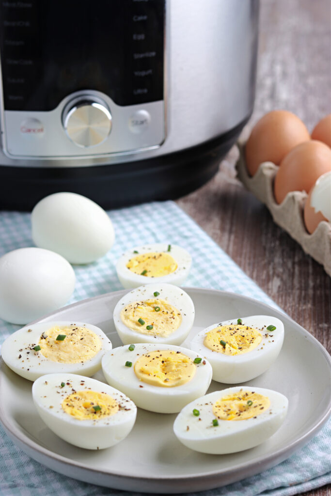 https://www.thefoodieaffair.com/wp-content/uploads/2022/03/Instant-Pot-Hard-Boiled-Eggs-H-683x1024.jpg