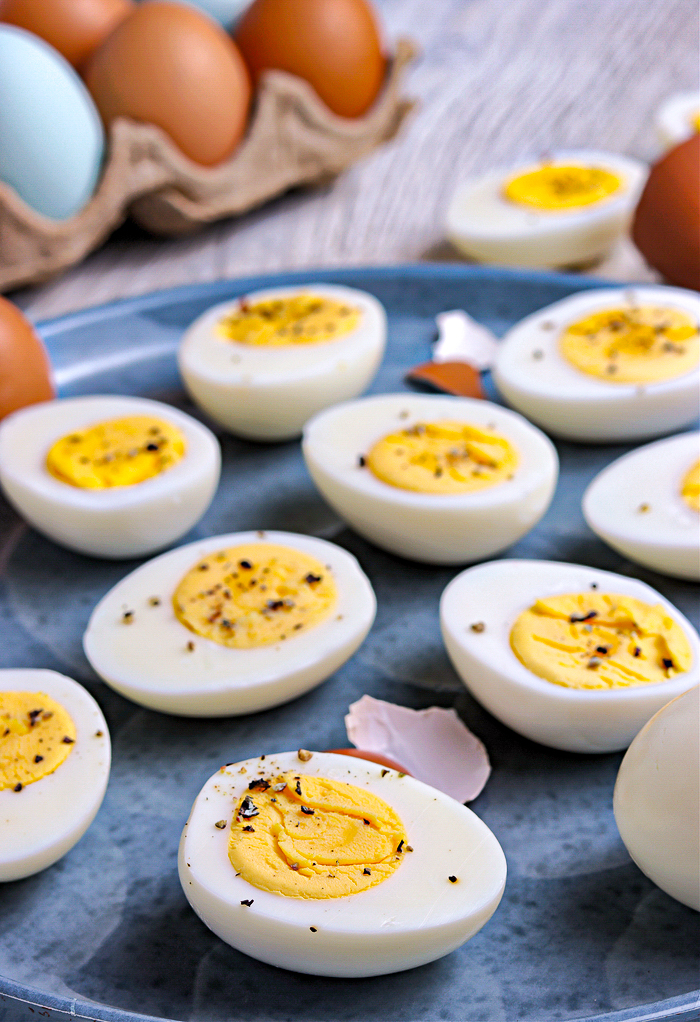 https://www.thefoodieaffair.com/wp-content/uploads/2022/03/Stovetop-Hard-Boiled-Eggs.jpg