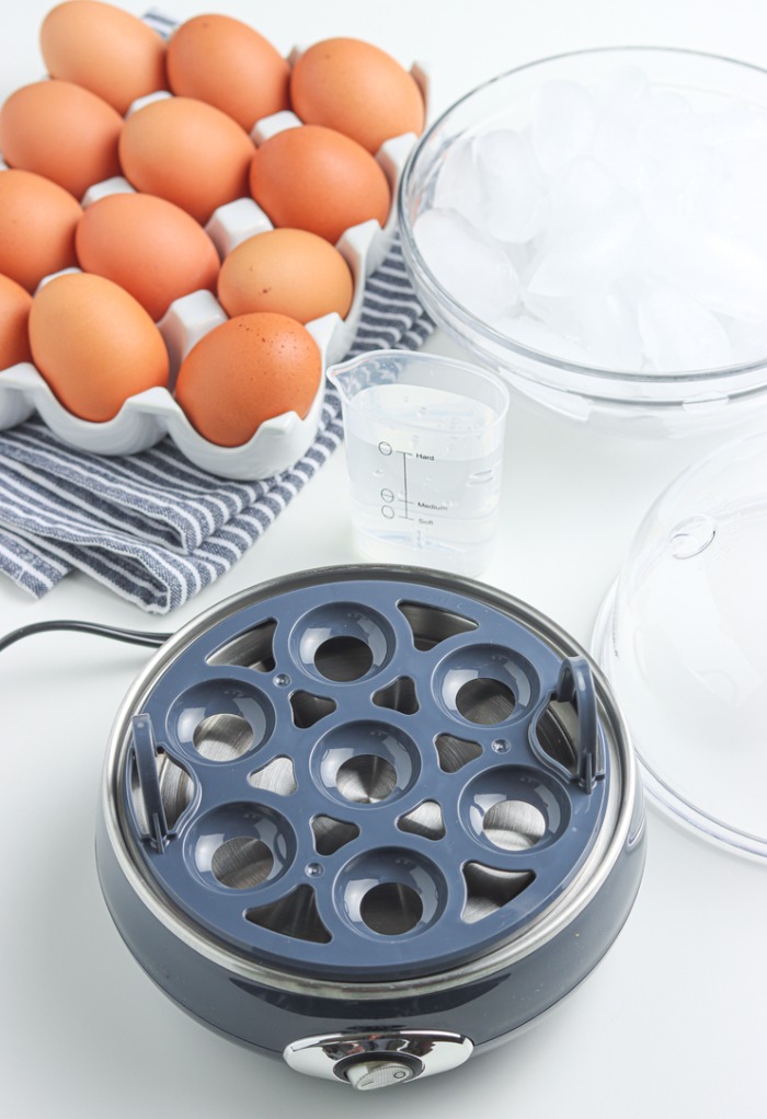 The Easy Egg Cooker is a great helper when you need to both cook eggs and  save time. 🥚🥚🥚It's easy to clean and easy to use, plus it's the perfect  size